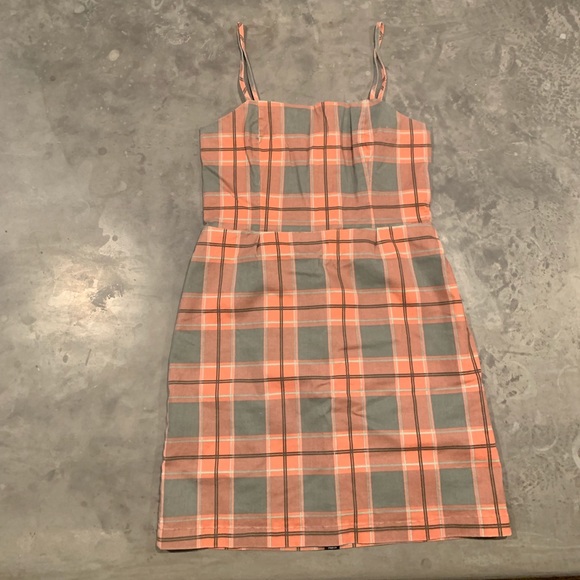 Thrills CO. 90’s Grunge Style Mini Dress 💀🤙🏼 - Picture 2 of 8